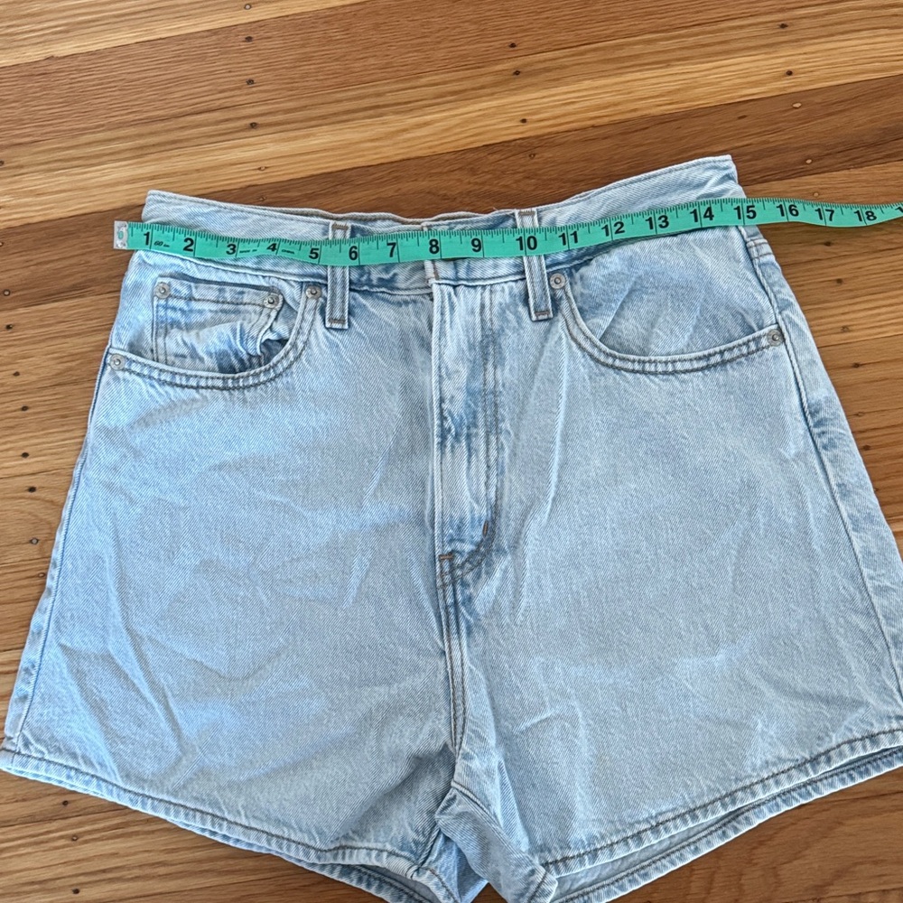 Levi's Light Blue High-Waisted Jean Shorts - Picture 7 of 7